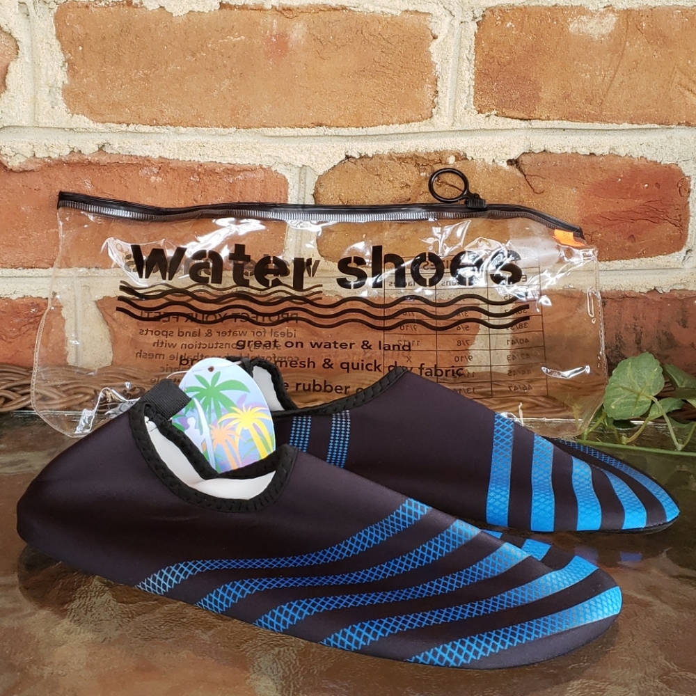 🐶 NWT Strand Black & Blue Water Shoes Sz 7/8